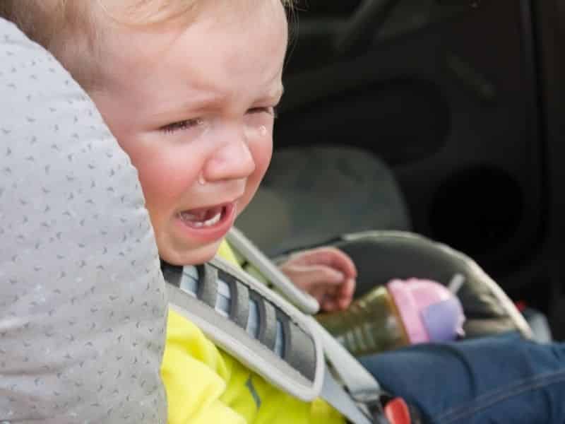 baby hate and cry in car seat