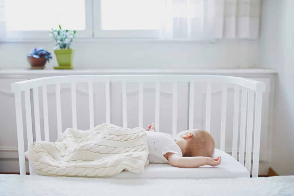 how to keep baby warm in crib